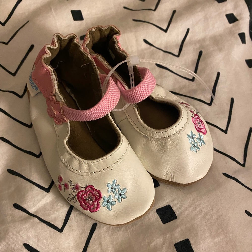 NWOB Robeez Mary Janes